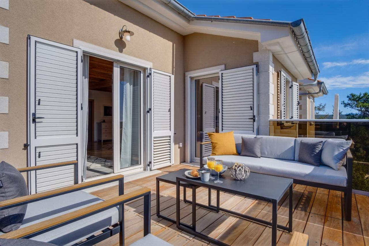 Lucica 360 Sea View Suite Nerezine Exterior photo