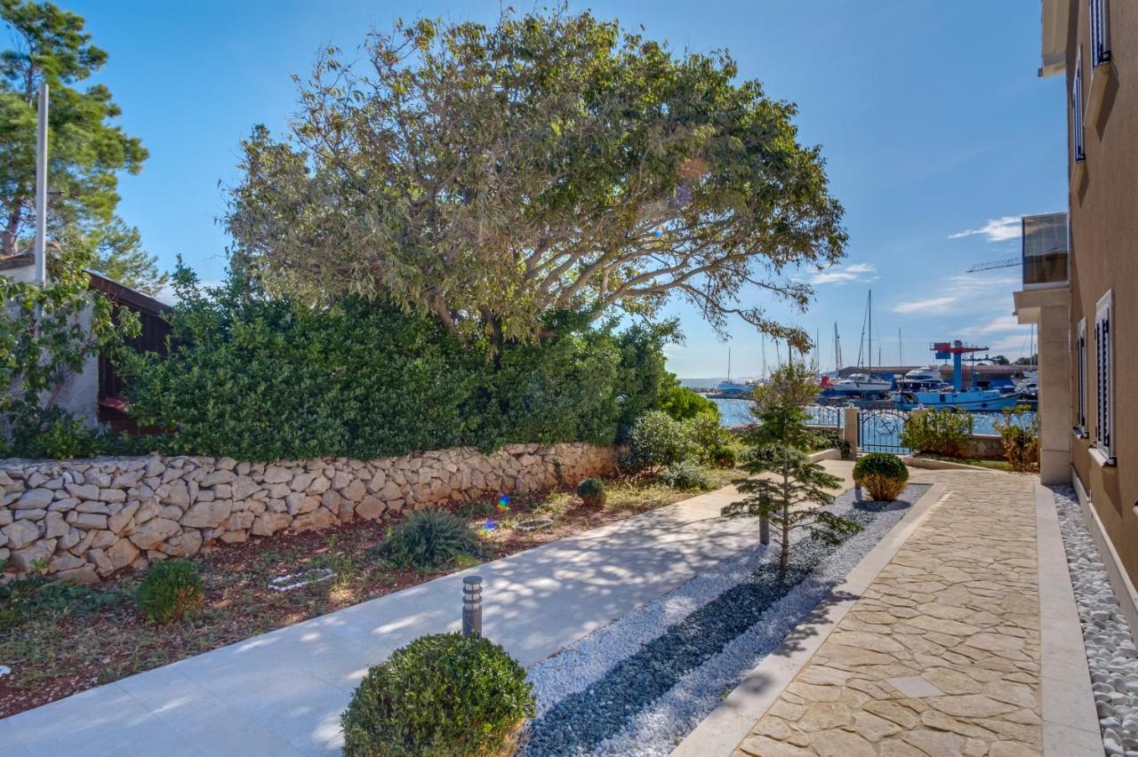 Lucica 360 Sea View Suite Nerezine Exterior photo